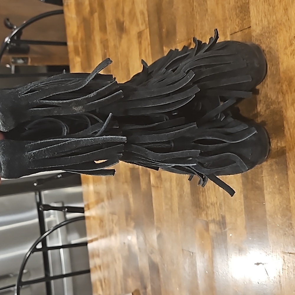 Minnetonka Moccasins - Picture 3 of 6